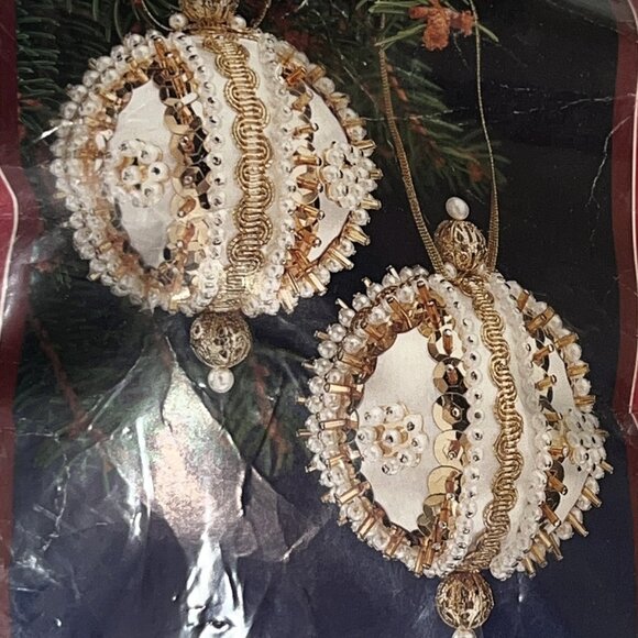 SULYN Holiday Christmas Ornament Kit, Golden Princess Beaded, sequins craft kit - Picture 3 of 4